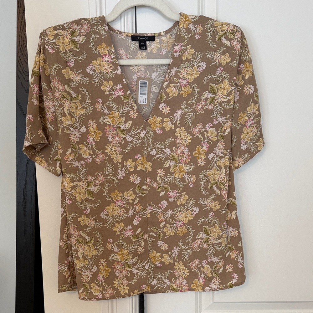 RW&CO. Brown Floral V-Neck Blouse
